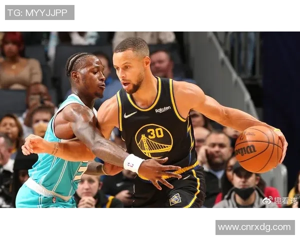 勇士与活塞对决精彩直播篮网赛事全程回顾与分析